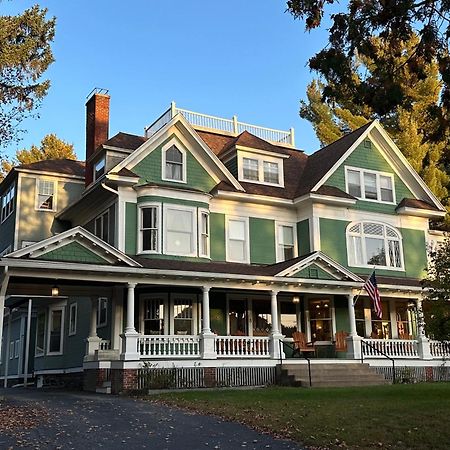 Franklin Manor Bed And Breakfast Саранак-Лейк Экстерьер фото